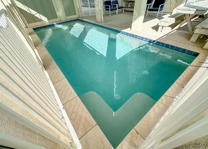 Pineapple Paradise By Gsvr - Stunning Beachfront Escape With Heated Pool - Free Activities And Golf Holiday home Gulf Shores