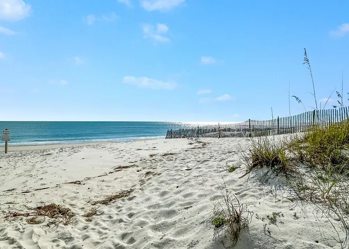 Pineapple Paradise By Gsvr - Stunning Beachfront Escape With Heated Pool - Free Activities And Golf Gulf Shores