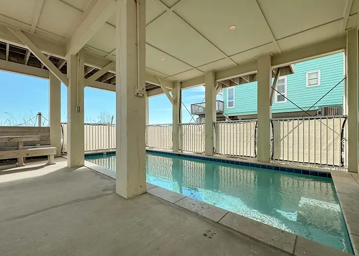 Pineapple Paradise By Gsvr - Stunning Beachfront Escape With Heated Pool - Free Activities And Golf Holiday home Gulf Shores